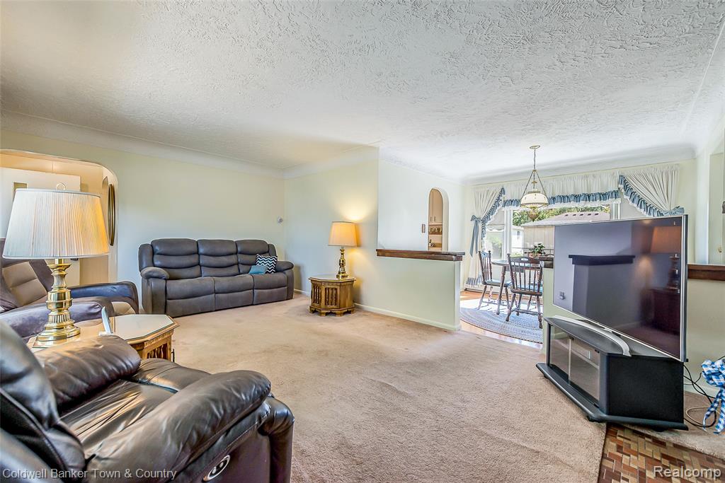 32297 Warren Road, Garden City, MI — Photo 11