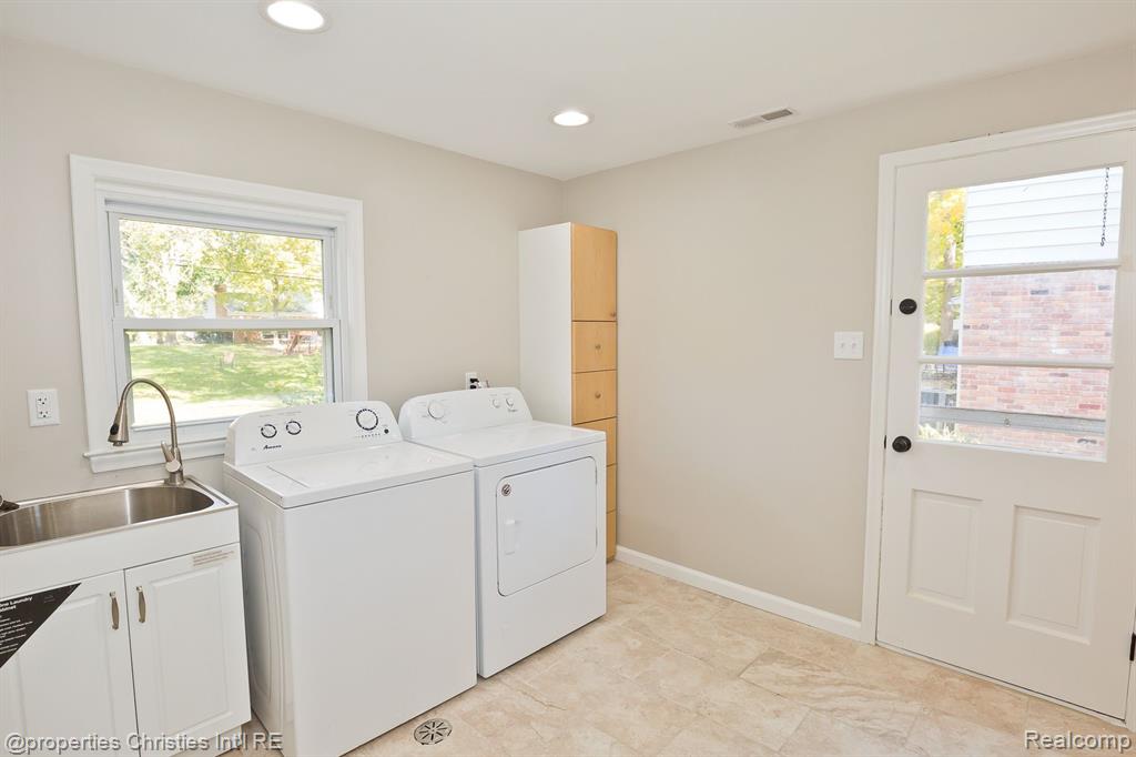 5582 NORTHCOTE, West Bloomfield, MI — Photo 27