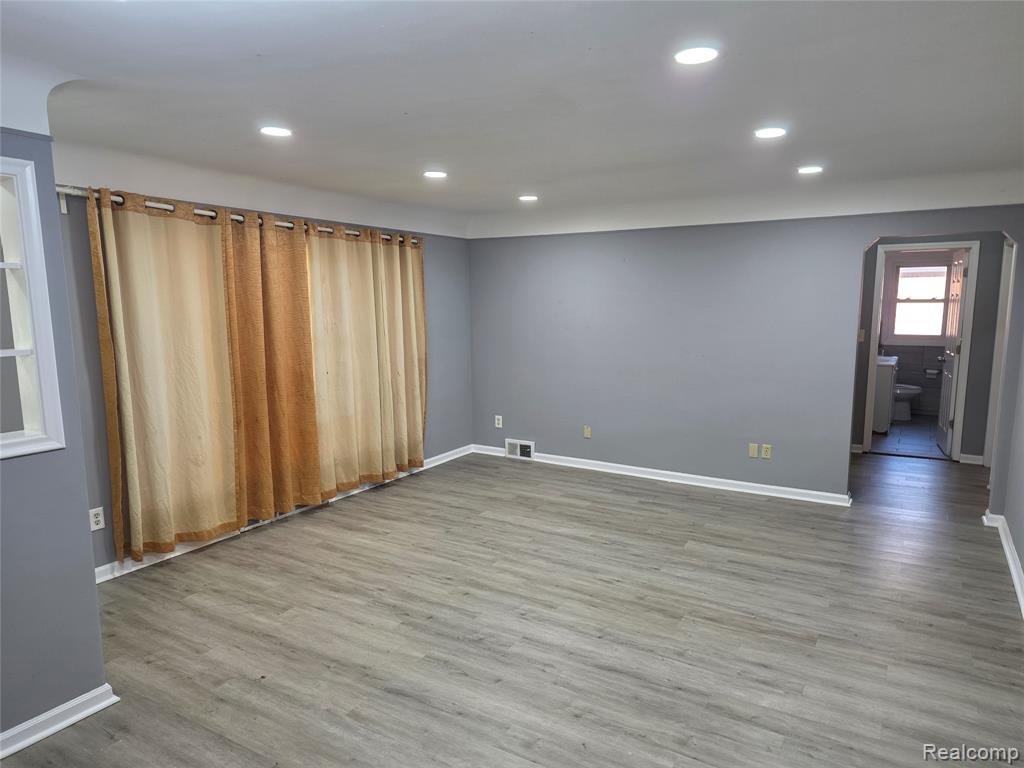 8960 Arnold Avenue, Redford, MI 48239 — Photo 4