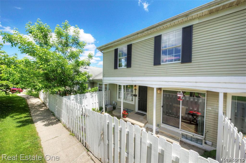 8542 SPINNAKER WAY, Ypsilanti, MI 48197 — Photo 2