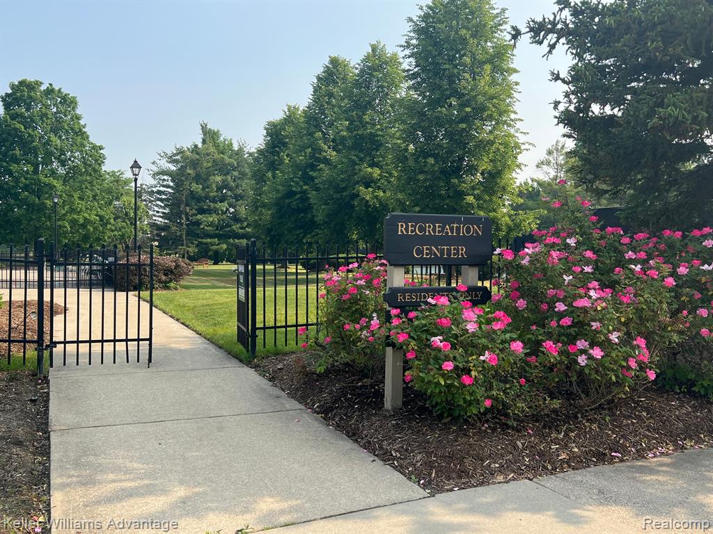 39542 VILLAGE RUN Drive, Northville, MI 48168 — Photo 30