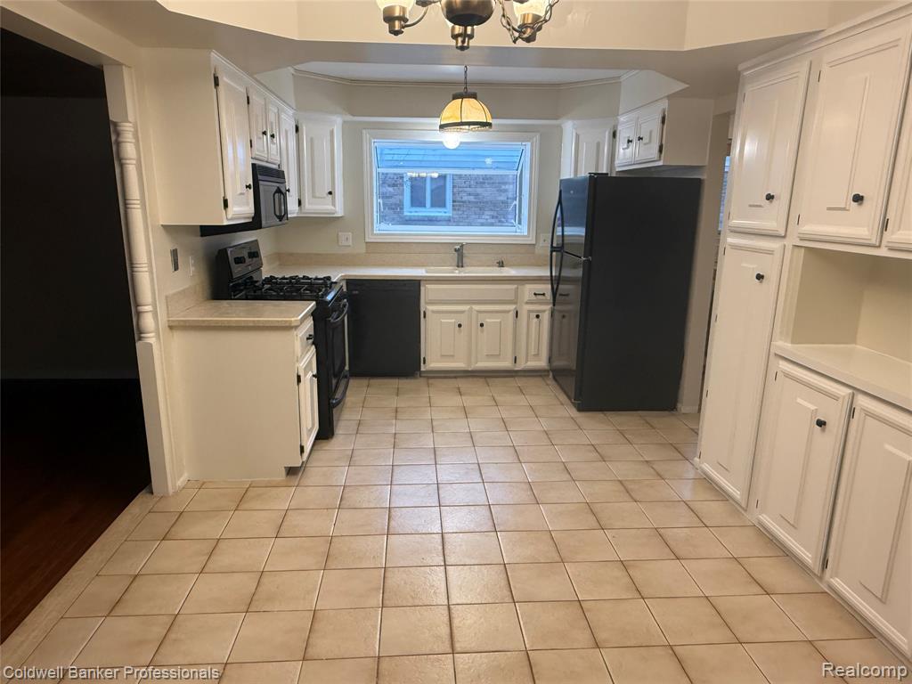 47071 Savannah Drive, Macomb, MI 48044 — Photo 13