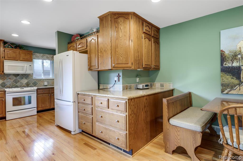 31698 Southview Street, Beverly Hills, MI 48025 — Photo 14