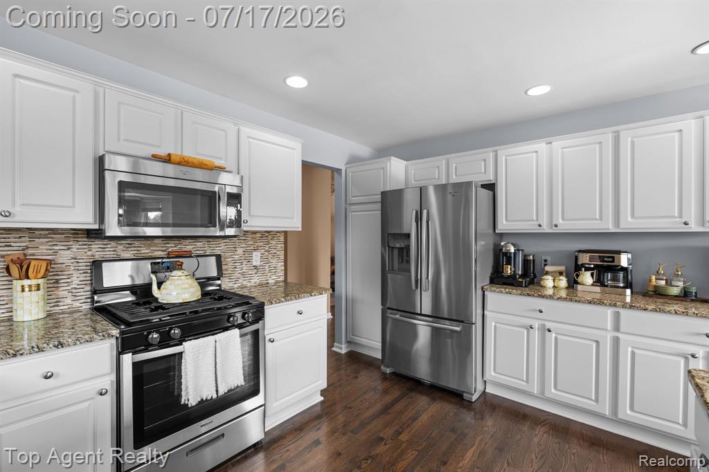 50800 Alden Drive, Macomb, MI 48044 — Photo 8