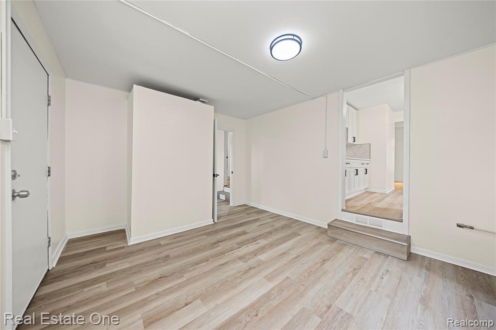 4521 COLUMBUS Street, Wayne, MI 48184 — Photo 21