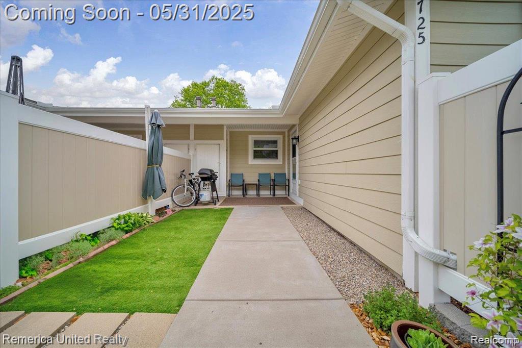 39725 Village Wood Lane, 39, Novi, MI — Photo 6
