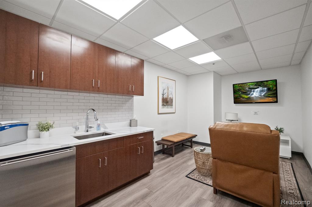 1155 Brewery Park Blvd, Detroit, MI 48207 — Photo 45