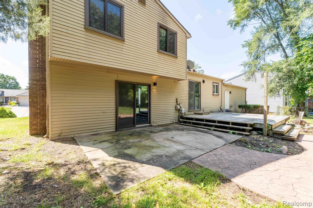 8962 Glasgow Drive, White Lake, MI — Photo 46