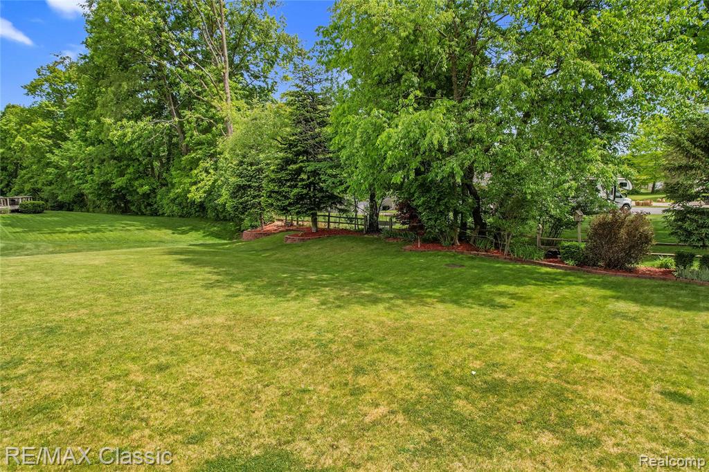 6323 Moonstone Dr, Grand Blanc, MI 48439 — Photo 6