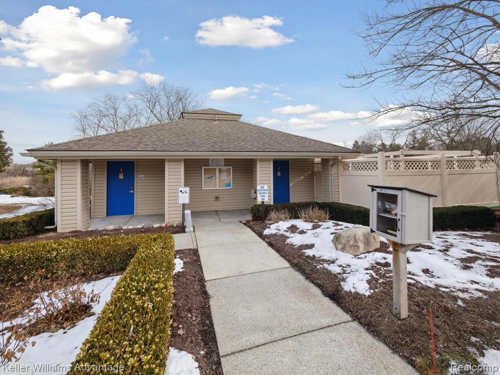31131 COUNTRY, Farmington Hills, MI 48331 — Photo 47