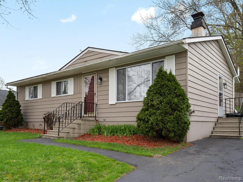 806 HARRY PAUL Drive, Lake Orion, MI 48362 — Photo 3