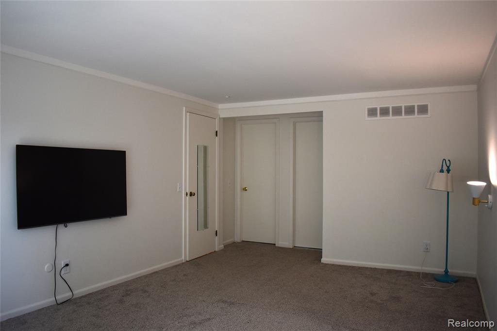 5441 Provincial Drive, Bloomfield Hills, MI 48302 — Photo 23