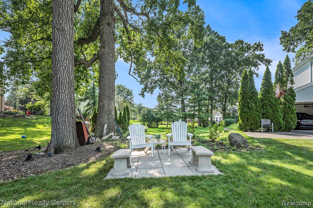 5049 Langlewood Drive, West Bloomfield, MI — Photo 39