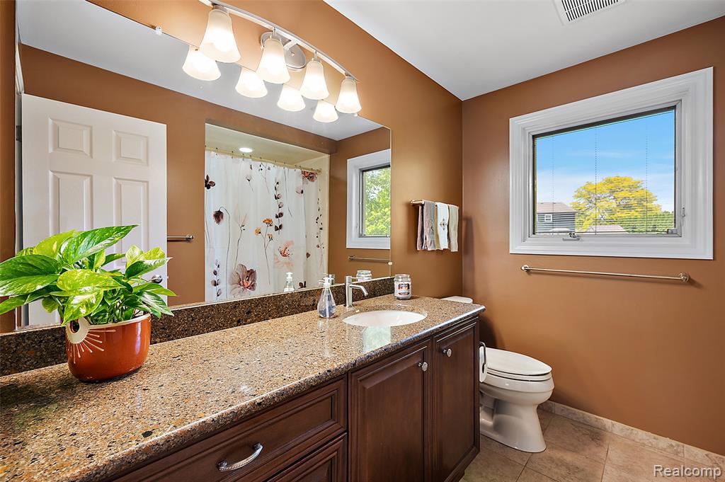 6730 Whiting Drive, Troy, MI 48098 — Photo 23