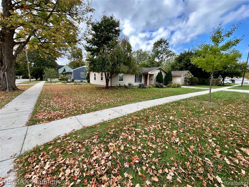 903 State Street, Brighton, MI 48116 — Photo 2