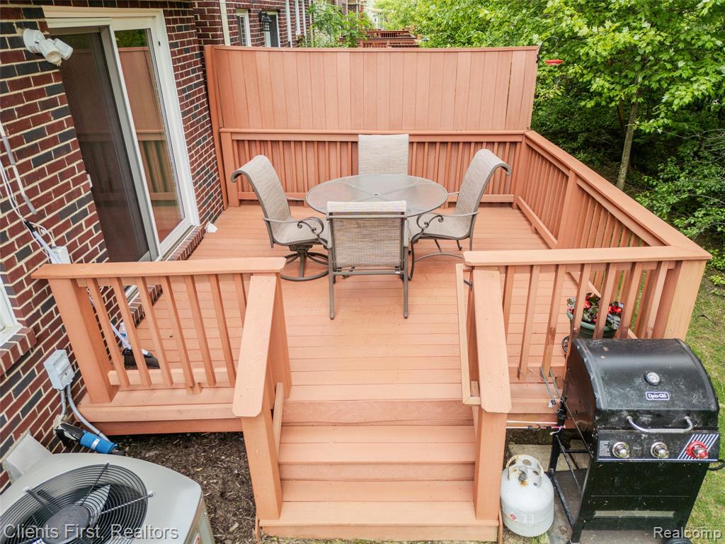 530 CONCORD Drive, Canton, MI 48188 — Photo 38