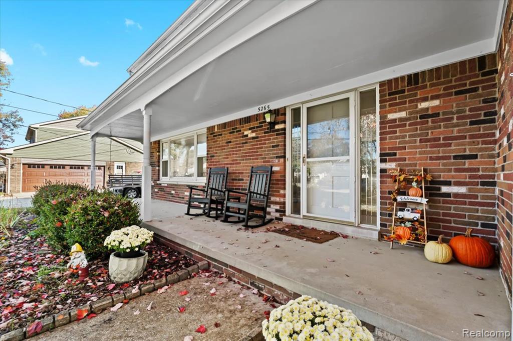 5265 Greenfield Road, Brighton, MI 48114 — Photo 3