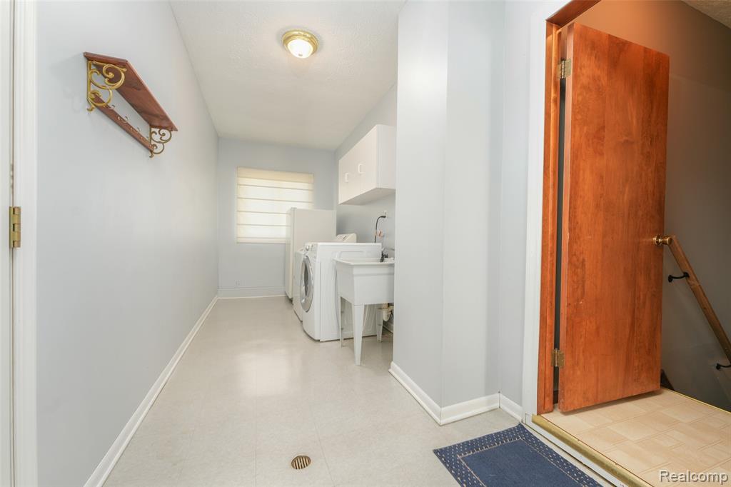 11891 Post Lane, South Lyon, MI 48178 — Photo 19