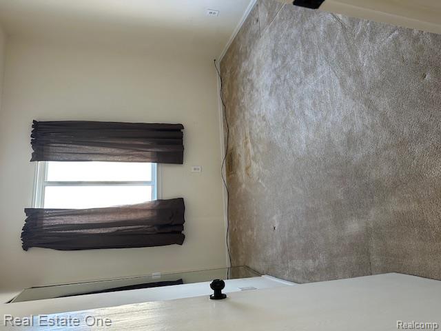 942 Hogarth Avenue, Waterford, MI 48328 — Photo 16