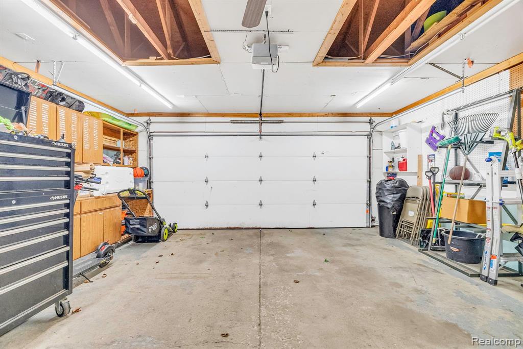 310 AIRPORT Drive, Holly, MI 48442 — Photo 32
