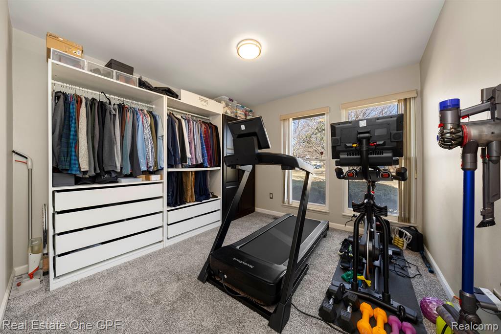 2957 ROUNDTREE Drive, Troy, MI 48083 — Photo 15