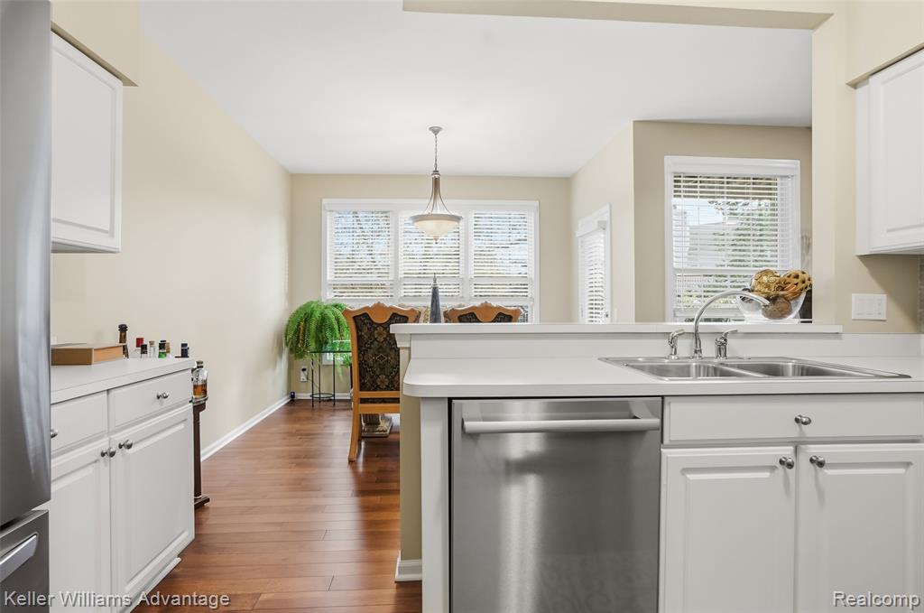 39469 Edgewater Drive, Northville, MI 48168 — Photo 19