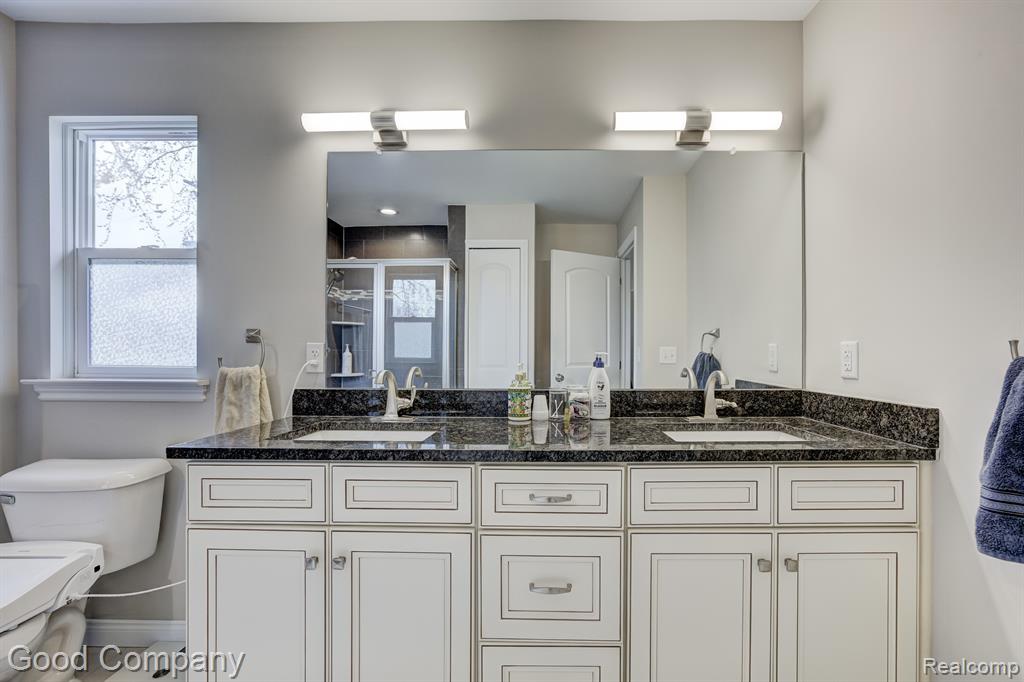 68 FAIRWOOD Street, Ferndale, MI 48220 — Photo 37