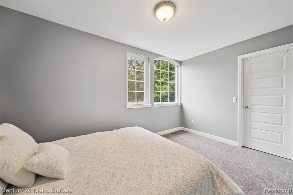 9119 Hegel Road, Goodrich Vlg, MI — Photo 29