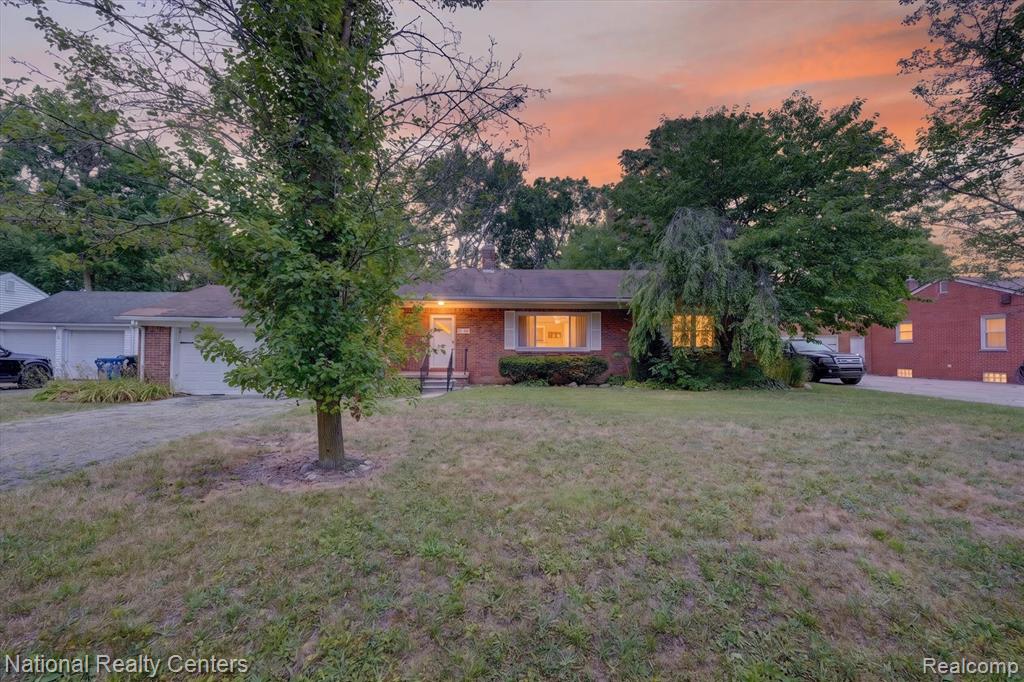 19919 Gaylord, Redford, MI 48240