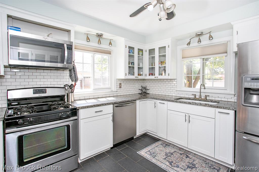 4163 Amherst Road, Royal Oak, MI 48073 — Photo 10