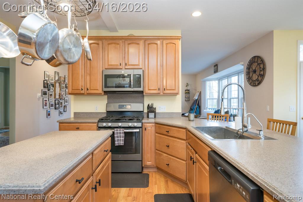 10219 Mill Pointe Drive, Goodrich Vlg, MI — Photo 13
