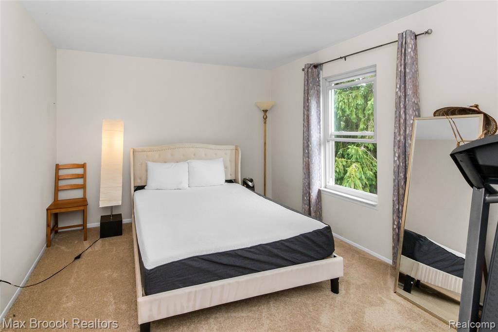 5484 Kingsfield Drive, West Bloomfield, MI — Photo 31