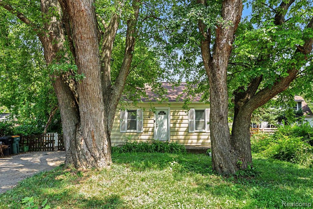 21408 Collingham Avenue, Farmington, MI 48336