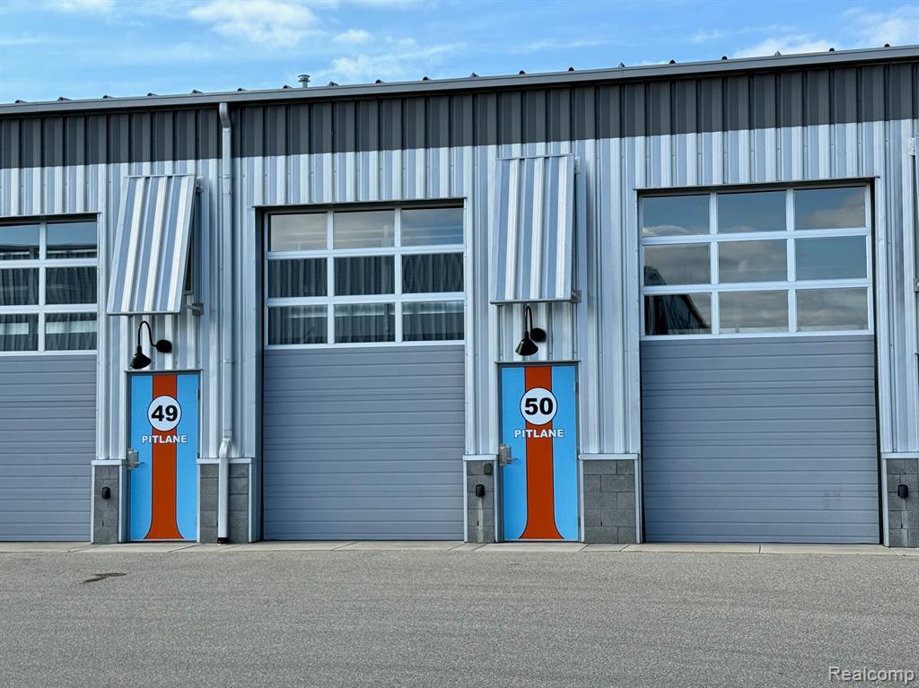 50 PIT Lane, Pontiac, MI 48341 — Photo 15