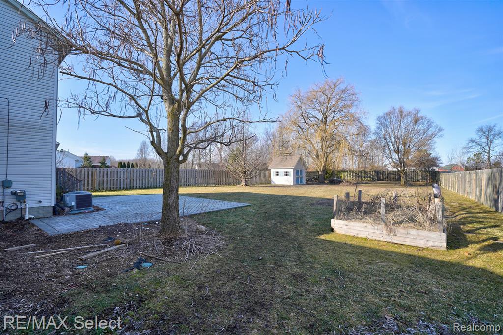 8056 LARK Lane, Grand Blanc, MI 48439 — Photo 7