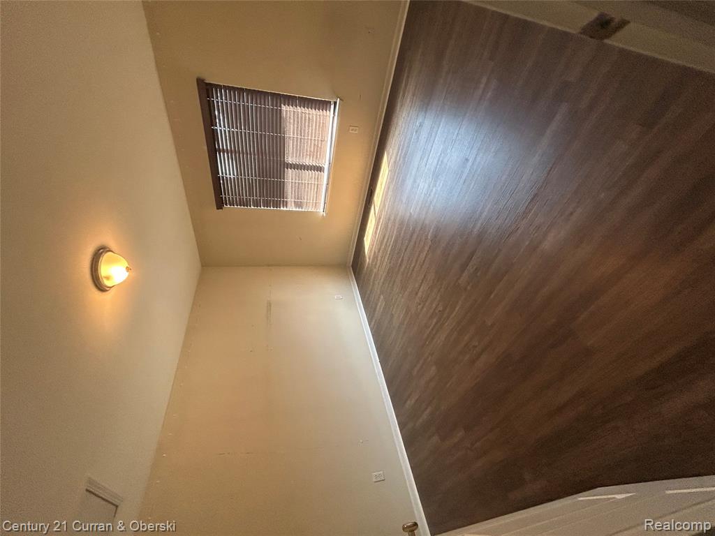 183 Legacy Park Circle, Dearborn Heights, MI 48127 — Photo 11