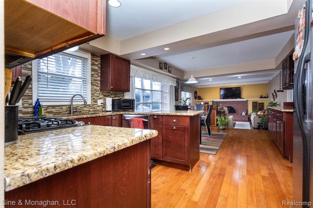 5082 Westmoreland Drive, Troy, MI 48085 — Photo 7