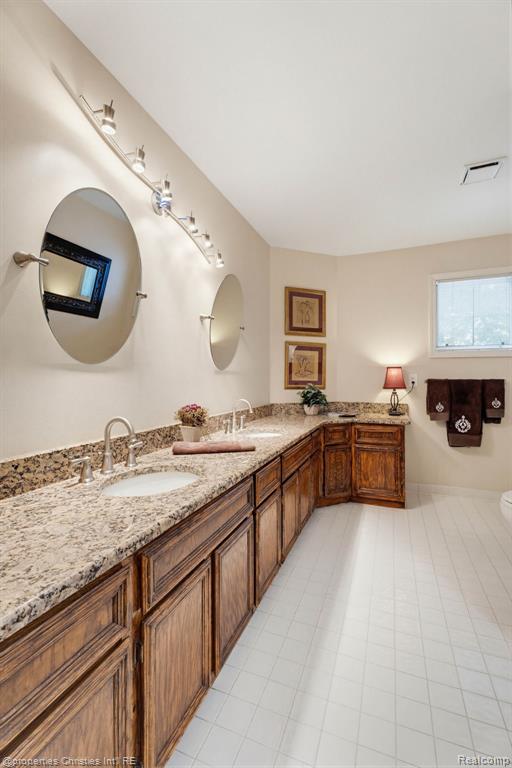 14281 Bournemuth Drive, Utica, MI 48315 — Photo 54