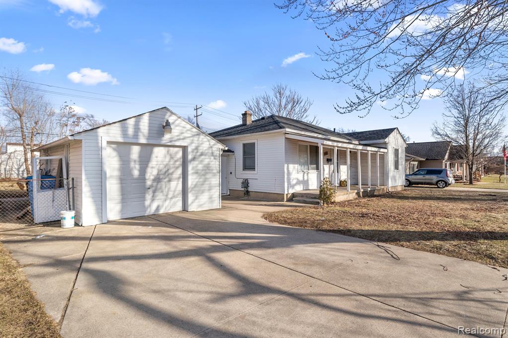 6500 N VERNON Street, Dearborn Heights, MI 48127 — Photo 4