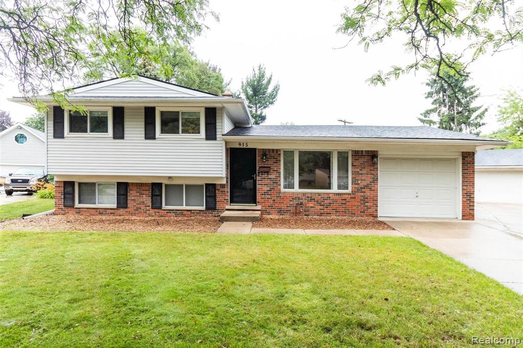 915 HARTSOUGH Court, Plymouth, MI 48170 — front exterior