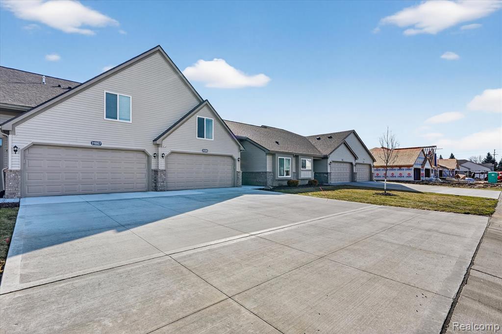 31005 Gregory Street, Grand Blanc, MI 48439 — Photo 3