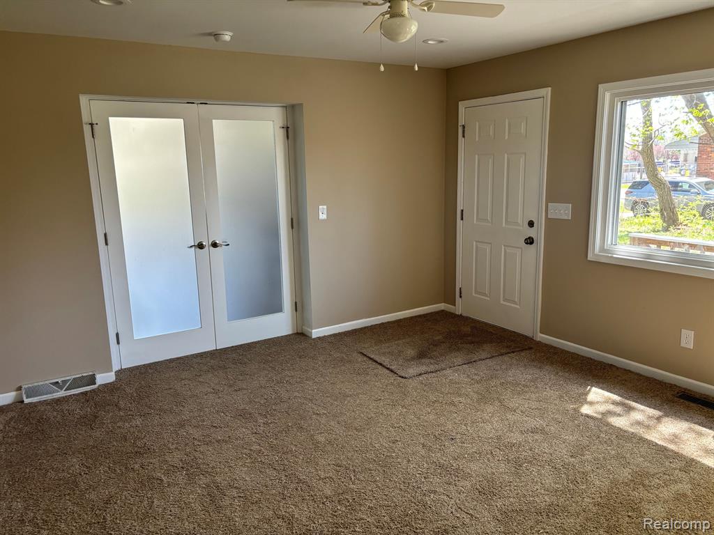 20817 MENDOTA Avenue, Ferndale, MI 48220 — Photo 16