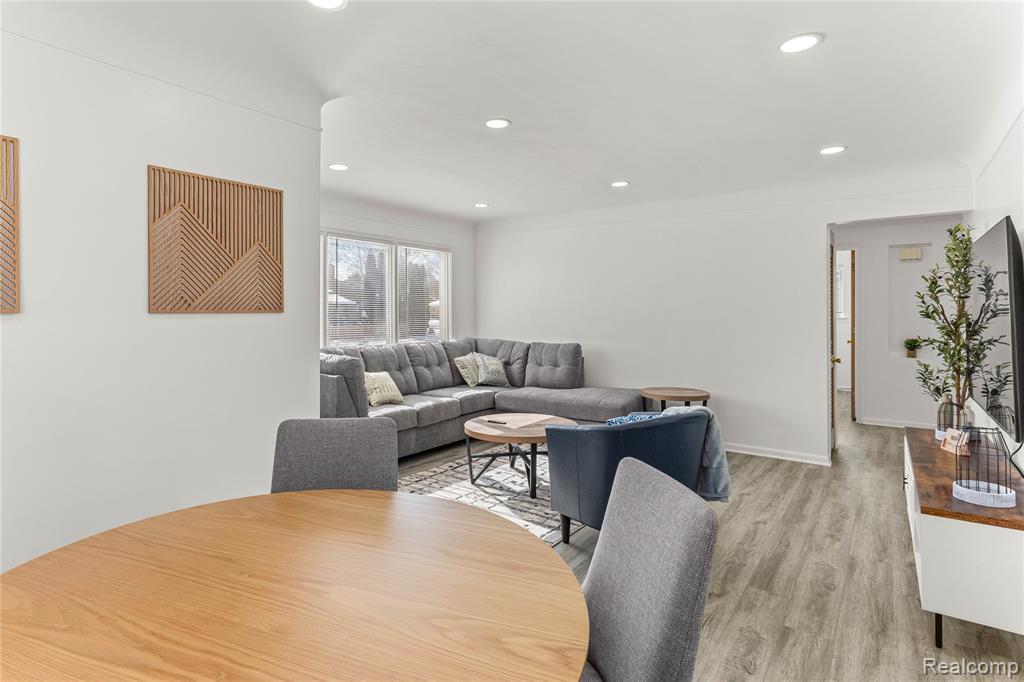7154 Plainfield Street, Dearborn Heights, MI 48127 — Photo 12