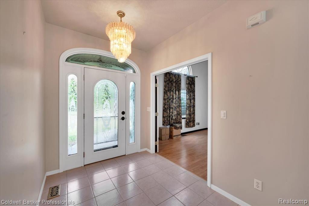 604 Carriage Way, Davison, MI 48423 — Photo 3