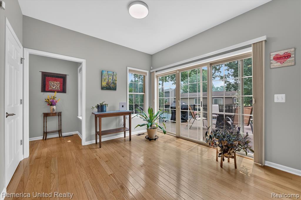 6169 Bay Court, Waterford, MI 48327 — Photo 16