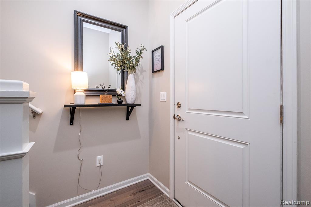 4580 Bradley Circle, 24, Troy, MI 48085 — Photo 3