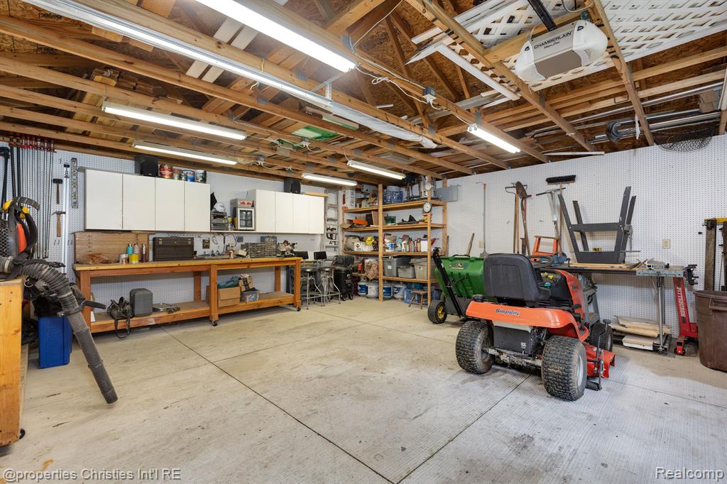 708 MOUNT VERNON Boulevard, Royal Oak, MI 48073 — Photo 24