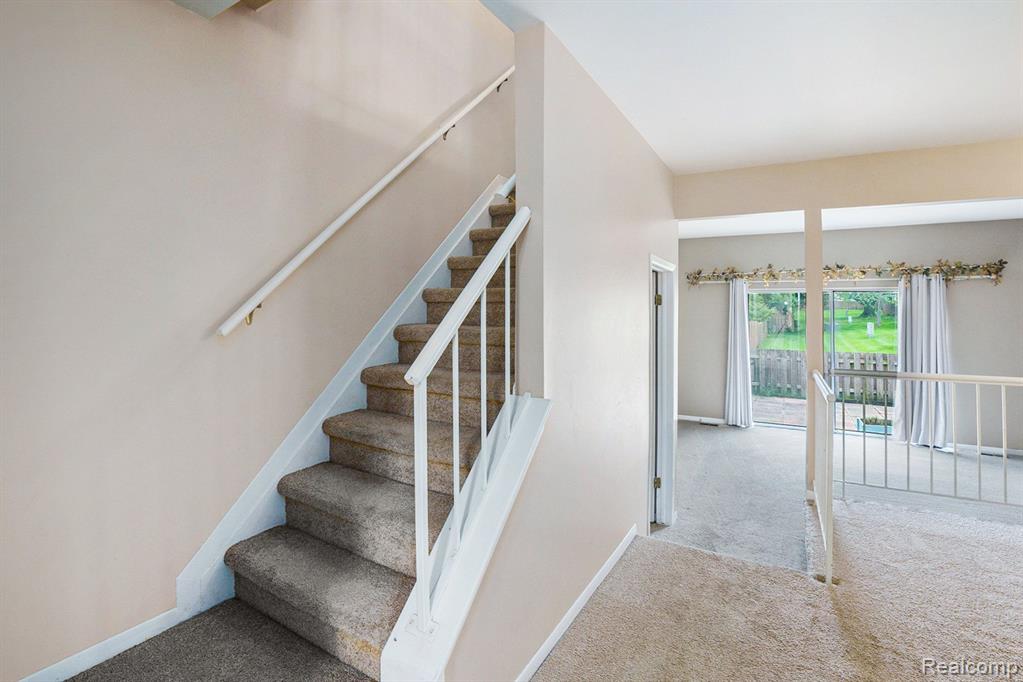 5335 BREEZE HILL, Troy, MI 48098 — Photo 3