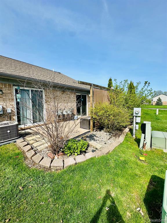 23459 WAGAR CT, 149, Trenton, MI 48183 — Photo 14