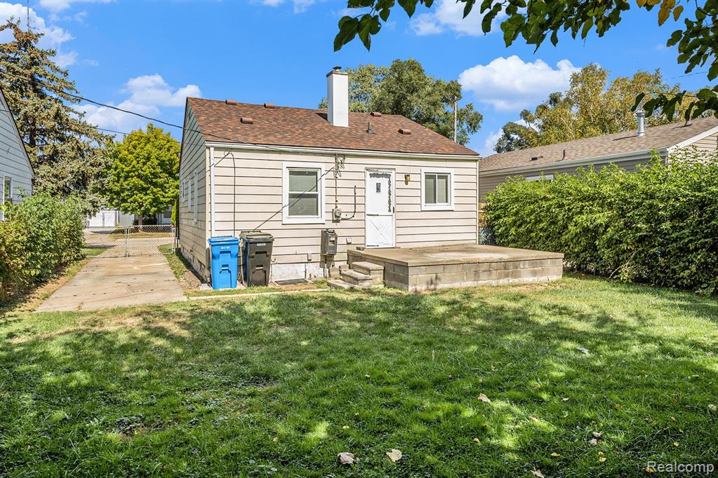 1212 E Rowland Avenue, Madison Heights, MI 48071 — Photo 16
